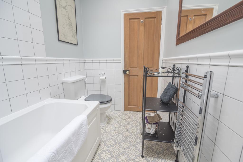 ריצ'מונד Traditional Home In Kew Gardens By Underthedoormat מראה חיצוני תמונה
